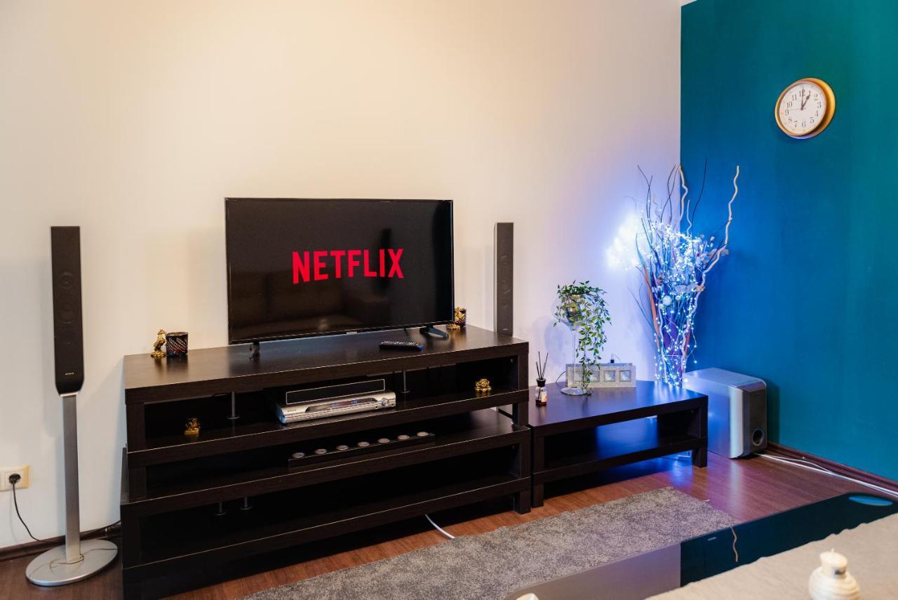 Comfy Apartment With Private Parking And Netflix Βουκουρέστι Εξωτερικό φωτογραφία
