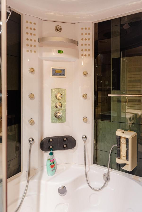 Comfy Apartment With Private Parking And Netflix Βουκουρέστι Εξωτερικό φωτογραφία